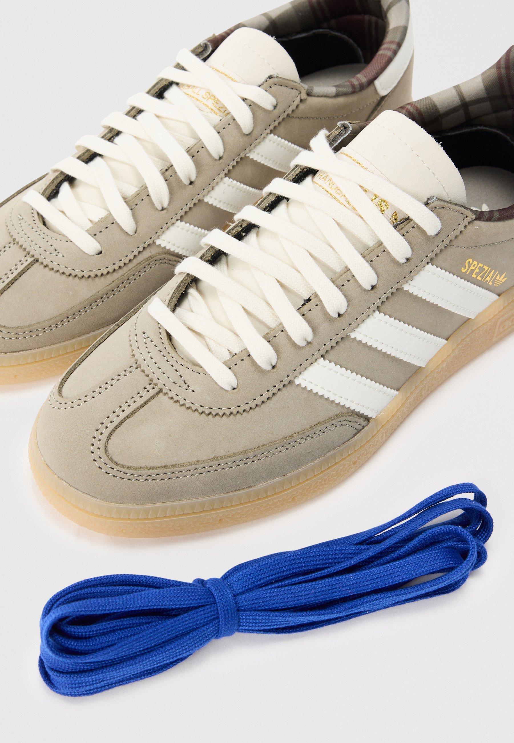 Tênis adidas Originals de cano baixo