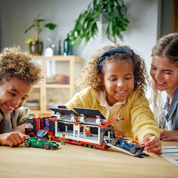 LEGO City 60445 F1 truck met RB20 en AMR24 F1 auto's<br>