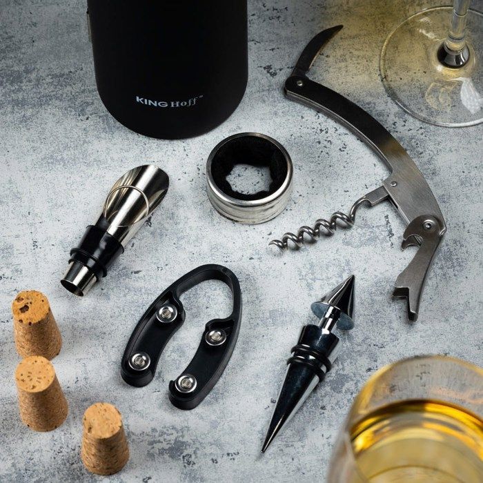 Juego de botellas de vino KINGHOFF KH-1166 con sacacorchos y accesorios.
