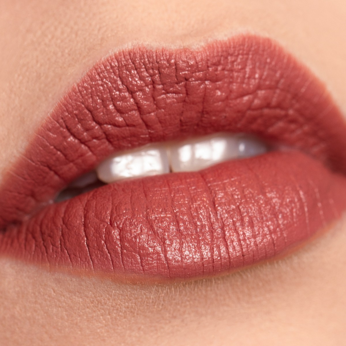 Inglot ruž za usne Lipsatin - 4,5 g