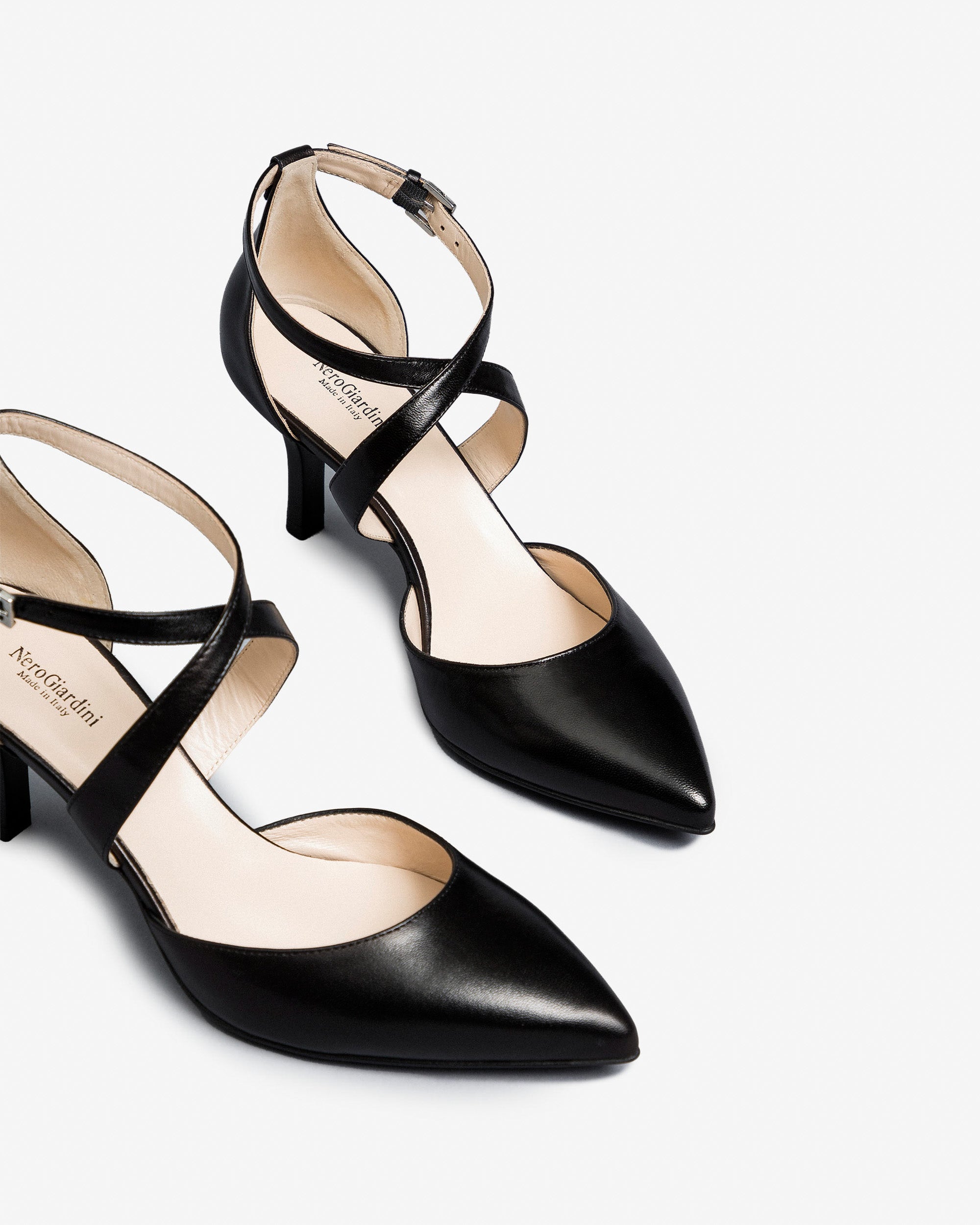  Damen-Pumps aus Leder