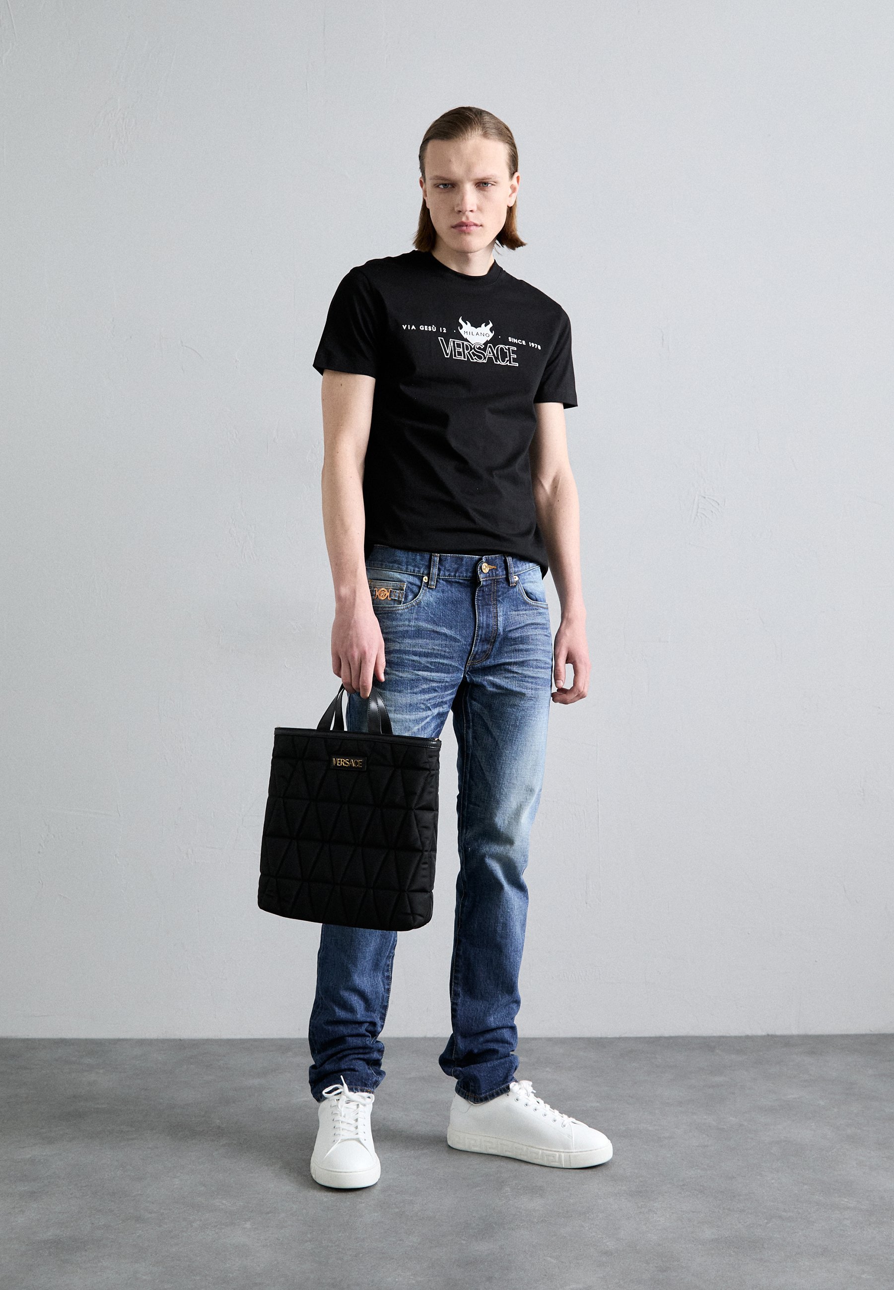 Versace COMPACT LOGO - T-shirt met print - zwart