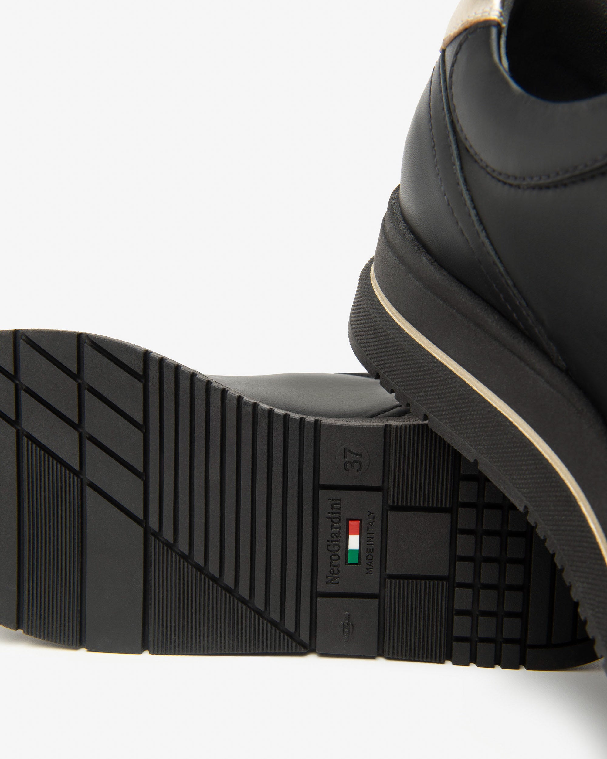  Damen-Sneaker aus Leder und Funktionsmaterial