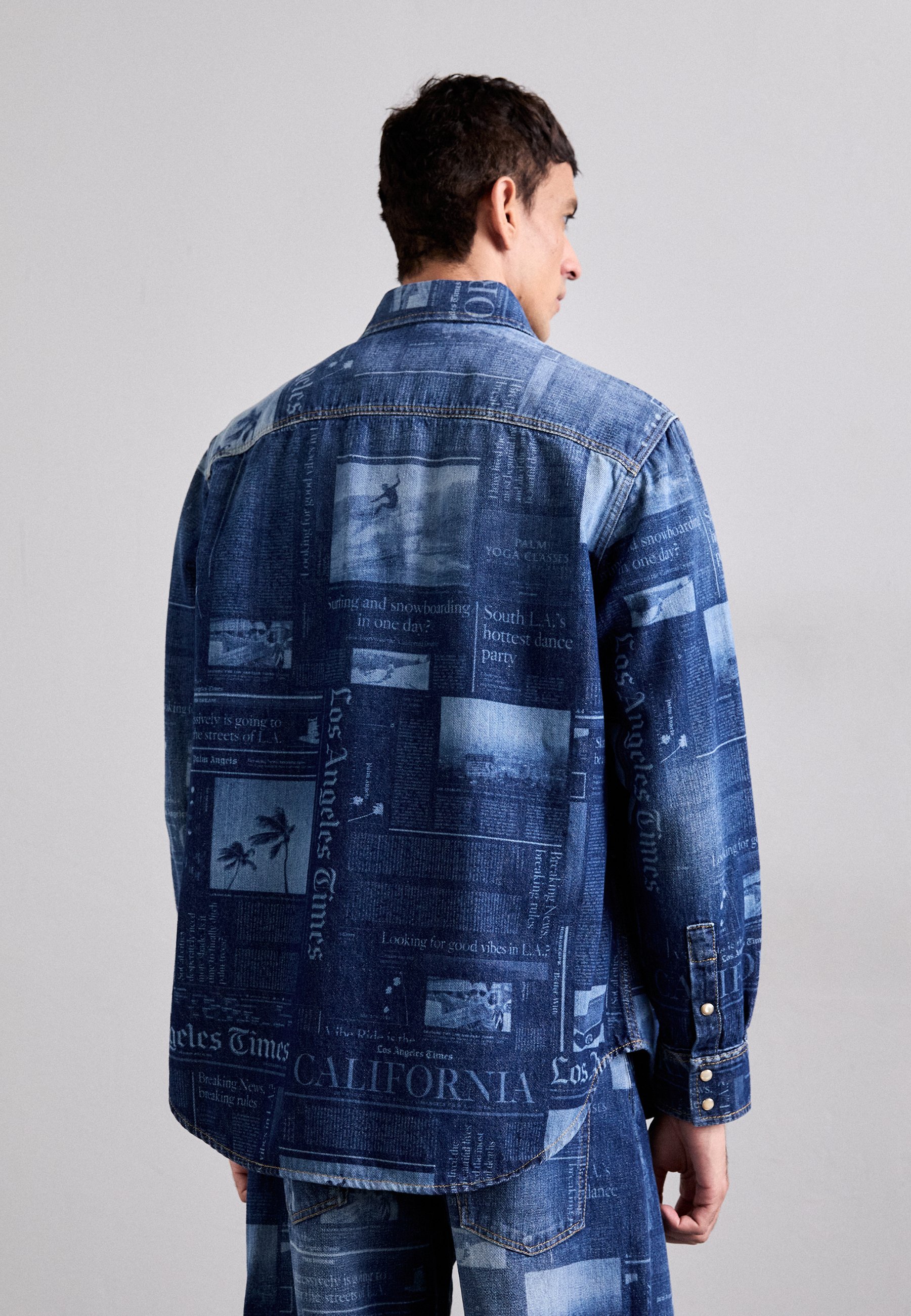 Palm Angels PAXLATIMES NEWS - Shirt - medium blauw