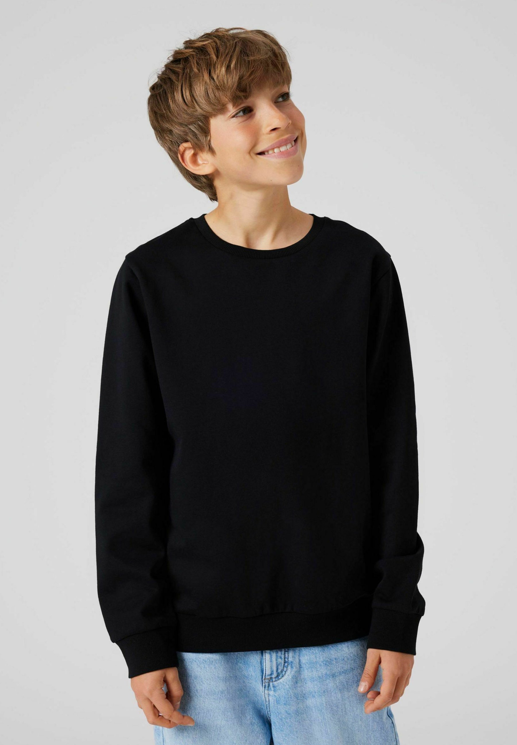 TWO SOON pulover - črn