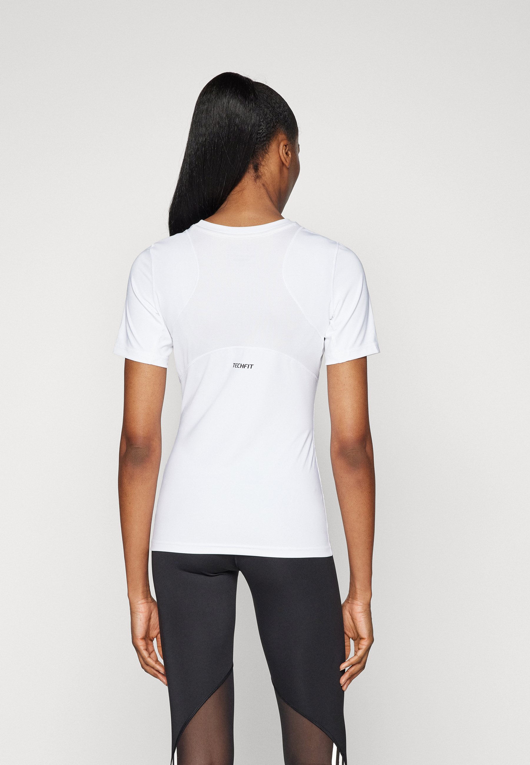 T-shirt sportiva Adidas Performance - bianca