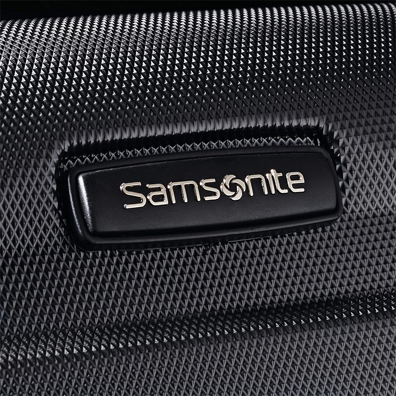 <div><h3 >Om Samsonite</h3>Samsonite laver ikke kun bagage, vi opbygger også selvtillid. Tilliden til, at når du træder ud af kantstenen, så springer dit bagagehjul ikke af. Tillid til, at