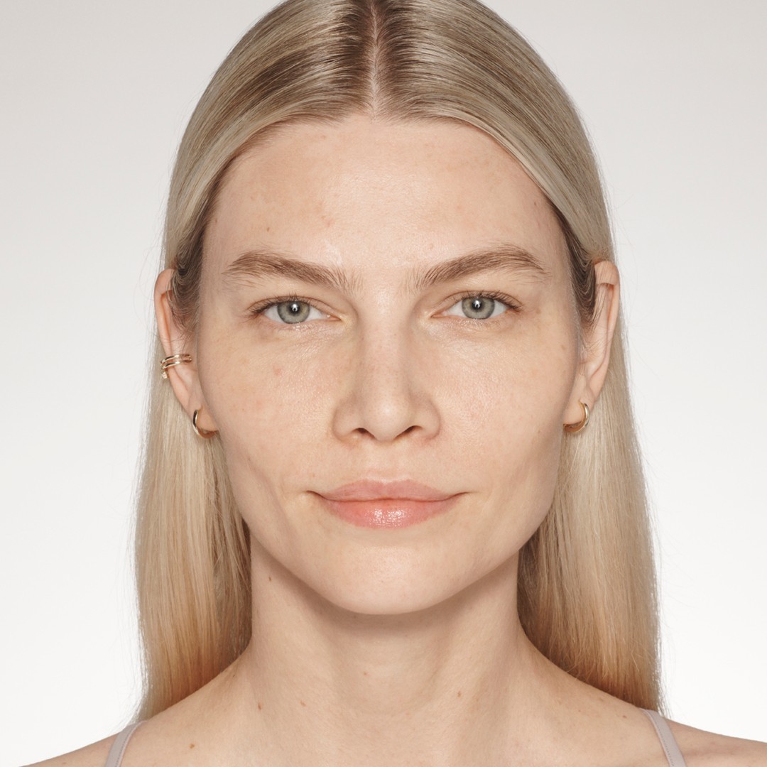 Estée Lauder Foundation Futurist Skin Tint Serum Foundation SPF 20 - 30 ml