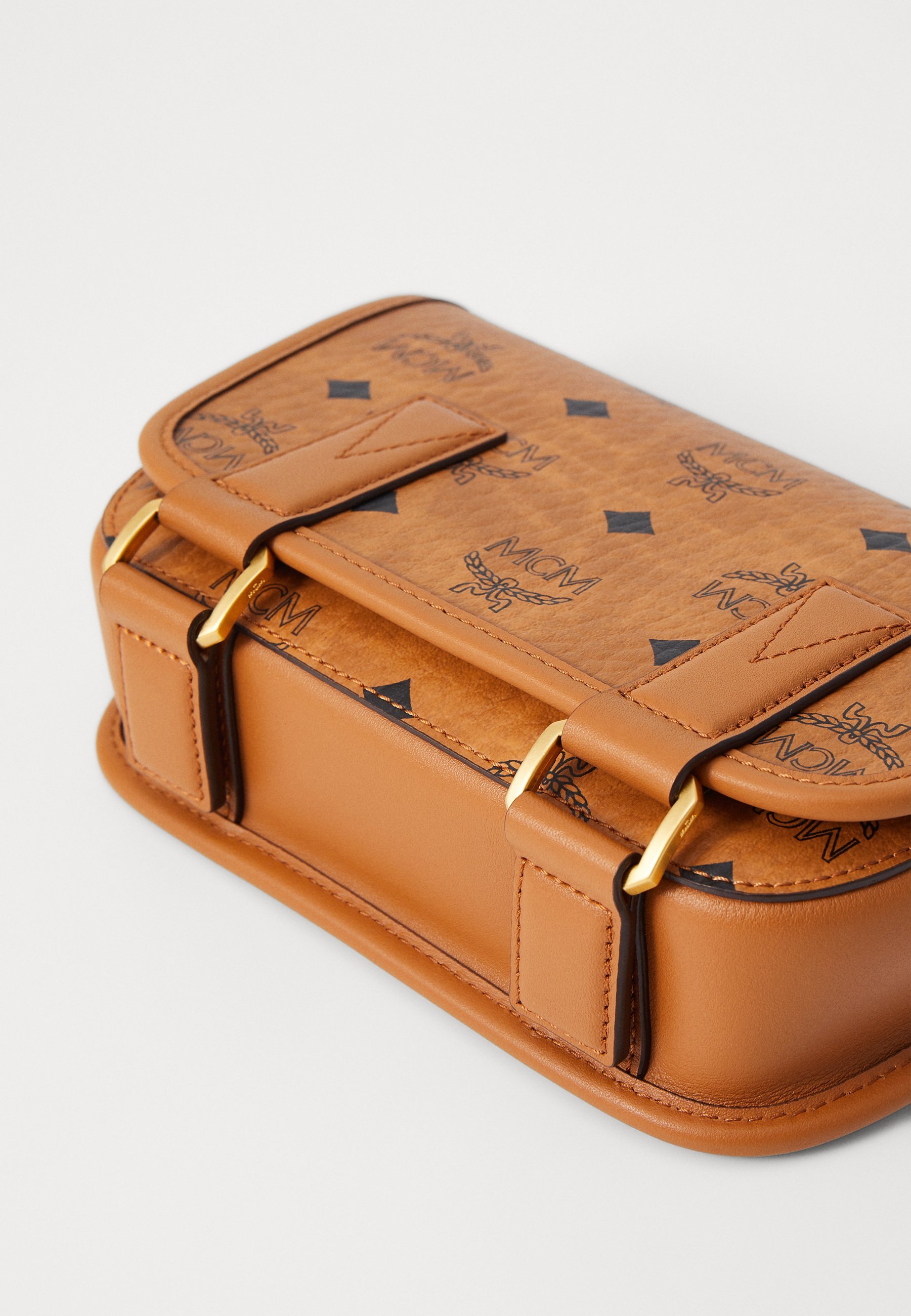 MCM AREN MESSENGER UNISEX - Rankinė per petį - konjako spalvos