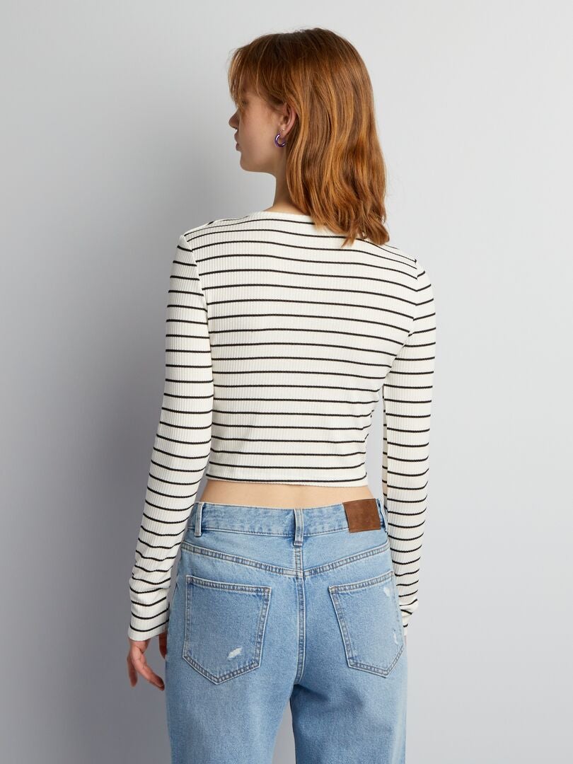Camiseta curta - PRETA