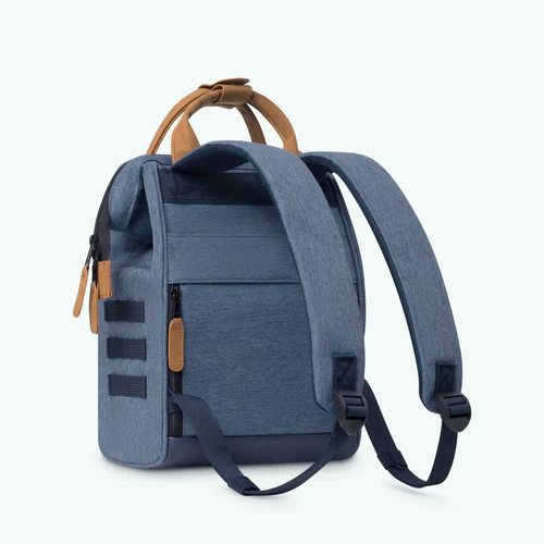 Cabaia Adventurer Kleiner Rucksack Parisblau