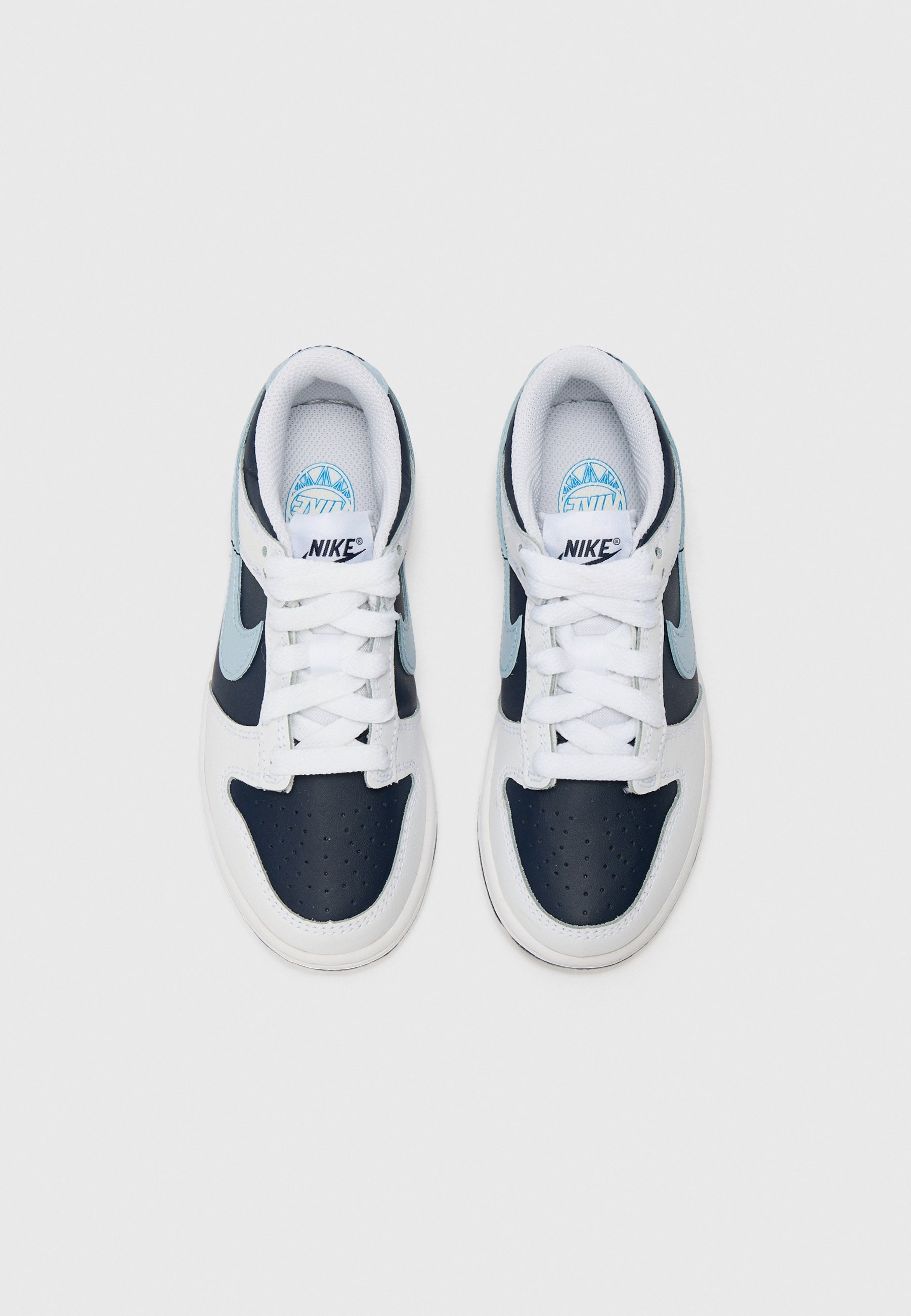 Nike Sportswear DUNK LOW UNISEX - Hoge sneakers - wit/licht wapenblauw/diep koningsblauw/obsidiaan
