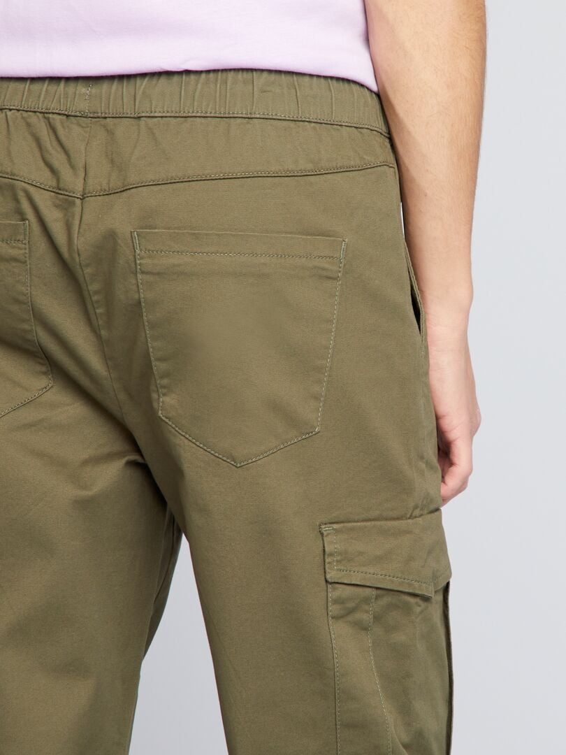 Nauwe broek met meerdere zakken - KHAKI