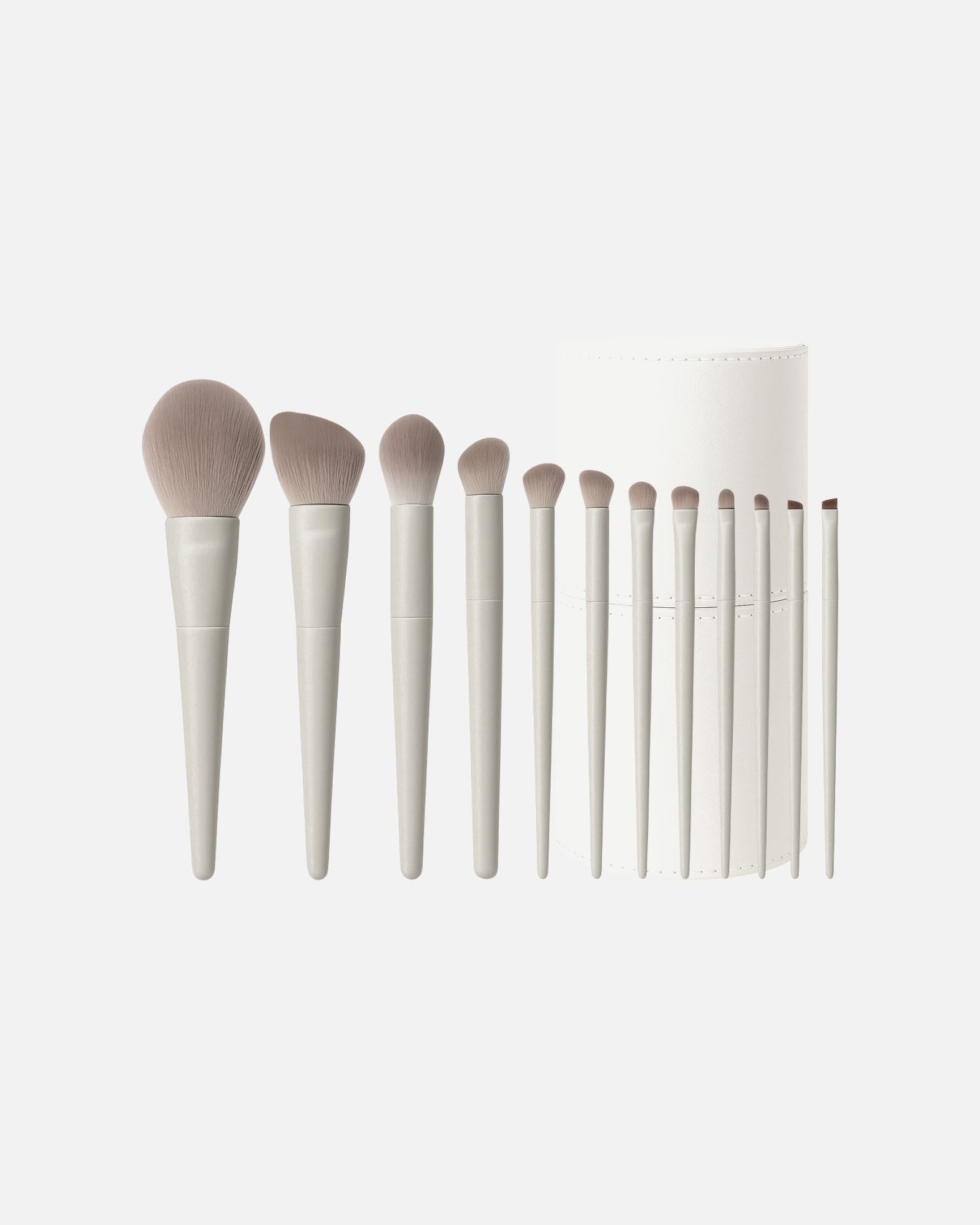 Technique Pro Brush Set Cloud Makeup Сет четкица за шминку - сивкасто сива