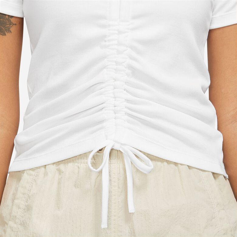 Essentiële sportkleding: geribbelde crop top met korte mouwen in modieuze stijl.