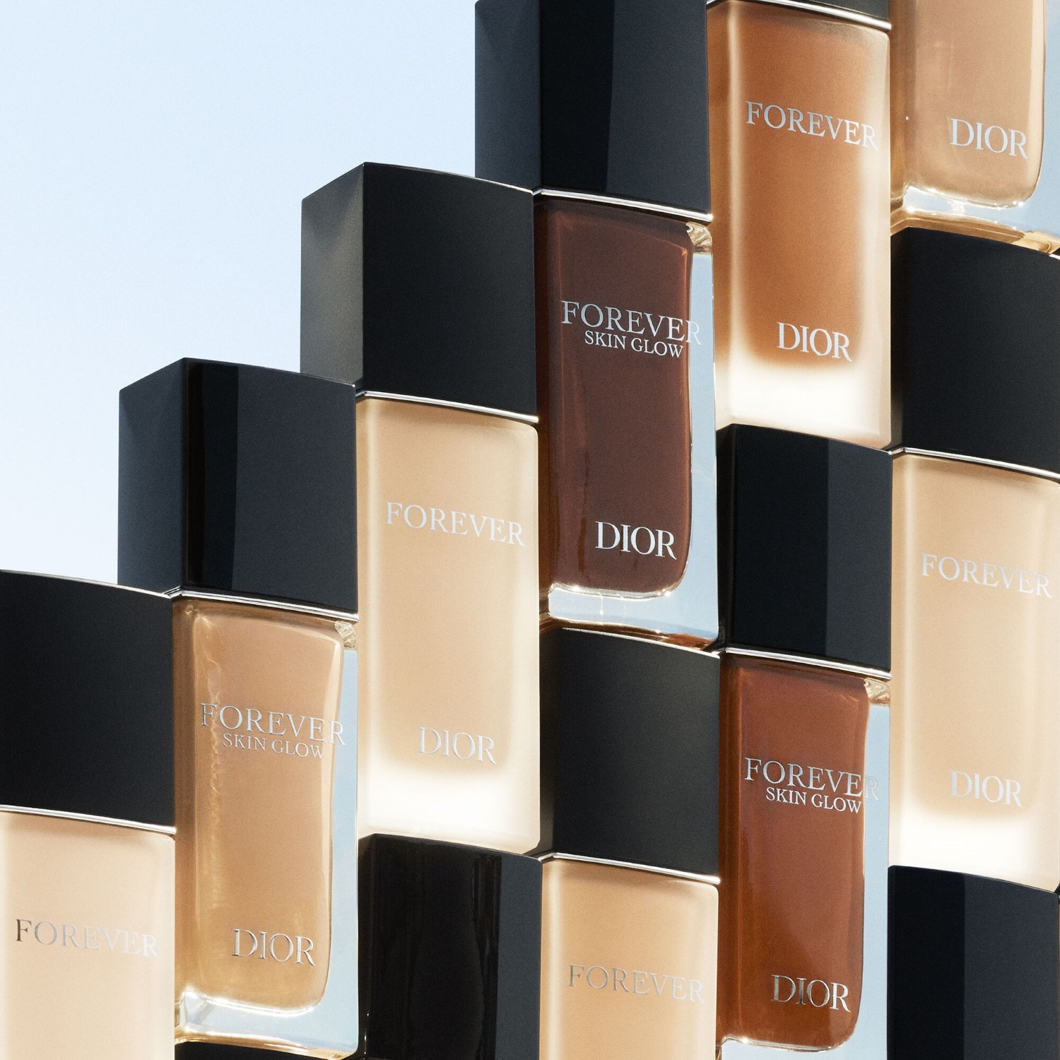 DIOR Skin Glow - Fond de teint éclat - Soin floral & clean - Tenue & hydratation 24h