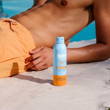 Protector solar corporal en spray Isdin para piel húmeda SPF50 250 ml