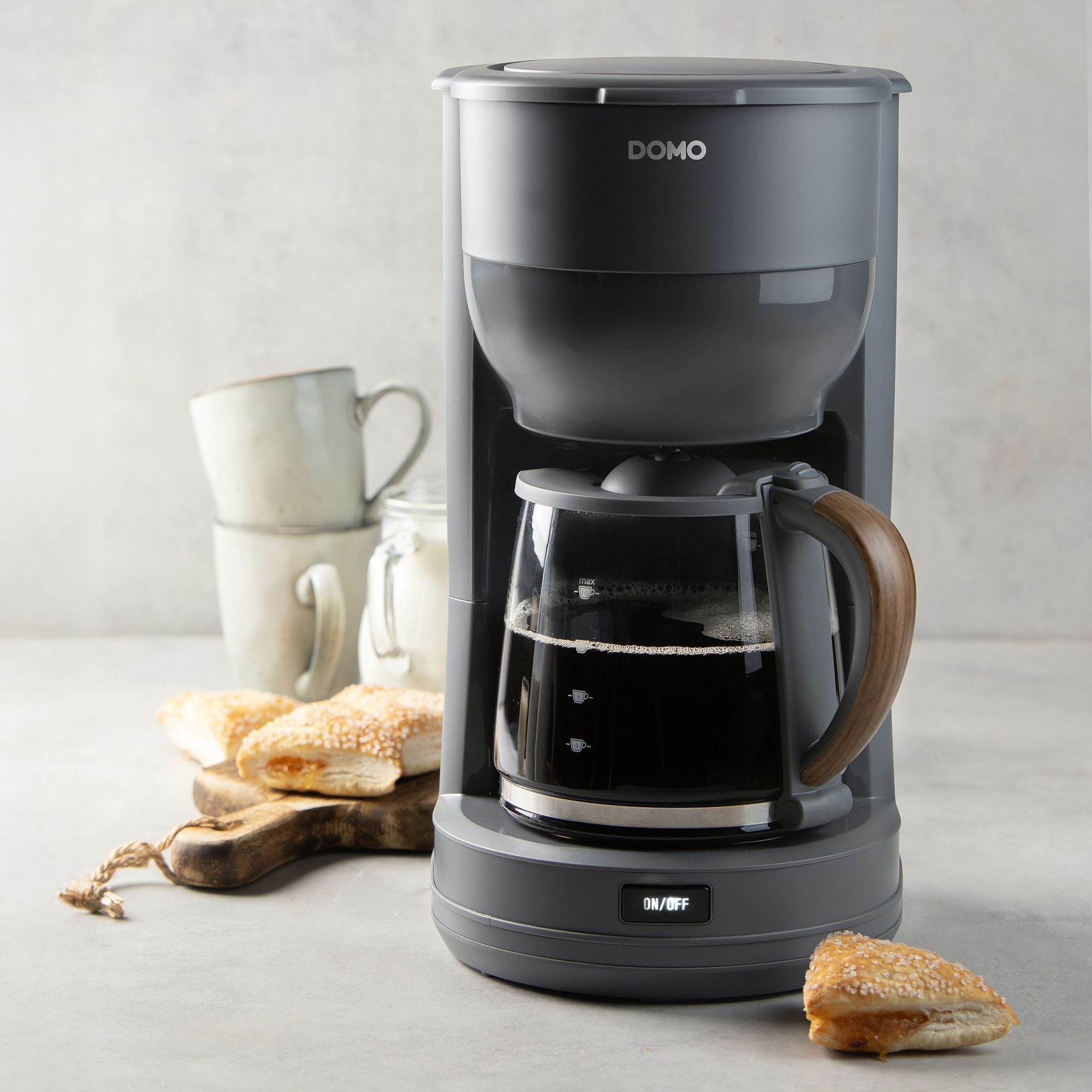 Cafetière filtre - DOMO - DO754K - 1,25 L - 10 tasses - Gris / Bois