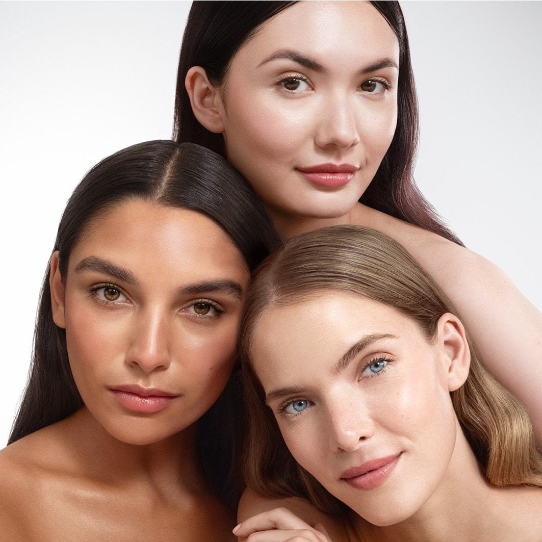 Chantecaille BB krēms Just Skin anti-smogu tonējošais mitrinātājs SPF 14 - 35 g