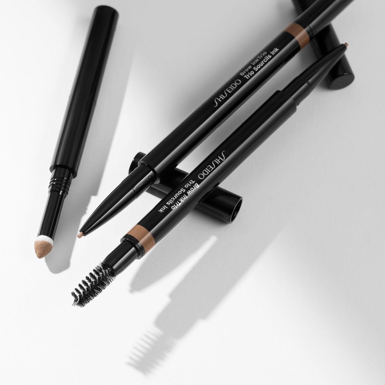 Antakių pieštukas „Brow Ink Trio“ Prabangūs antakių produktai