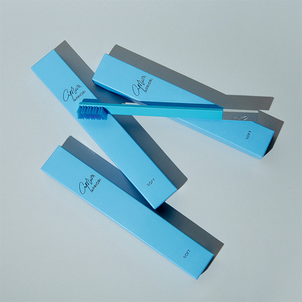 APRIORI „Peaceful Sky“ sidabrinis minkštas dantų šepetėlis