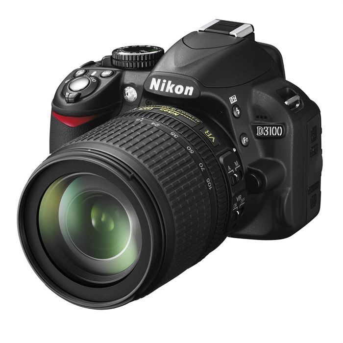 Fotocamera reflex Nikon D3100 + obiettivo AF-S VR 18-105mm