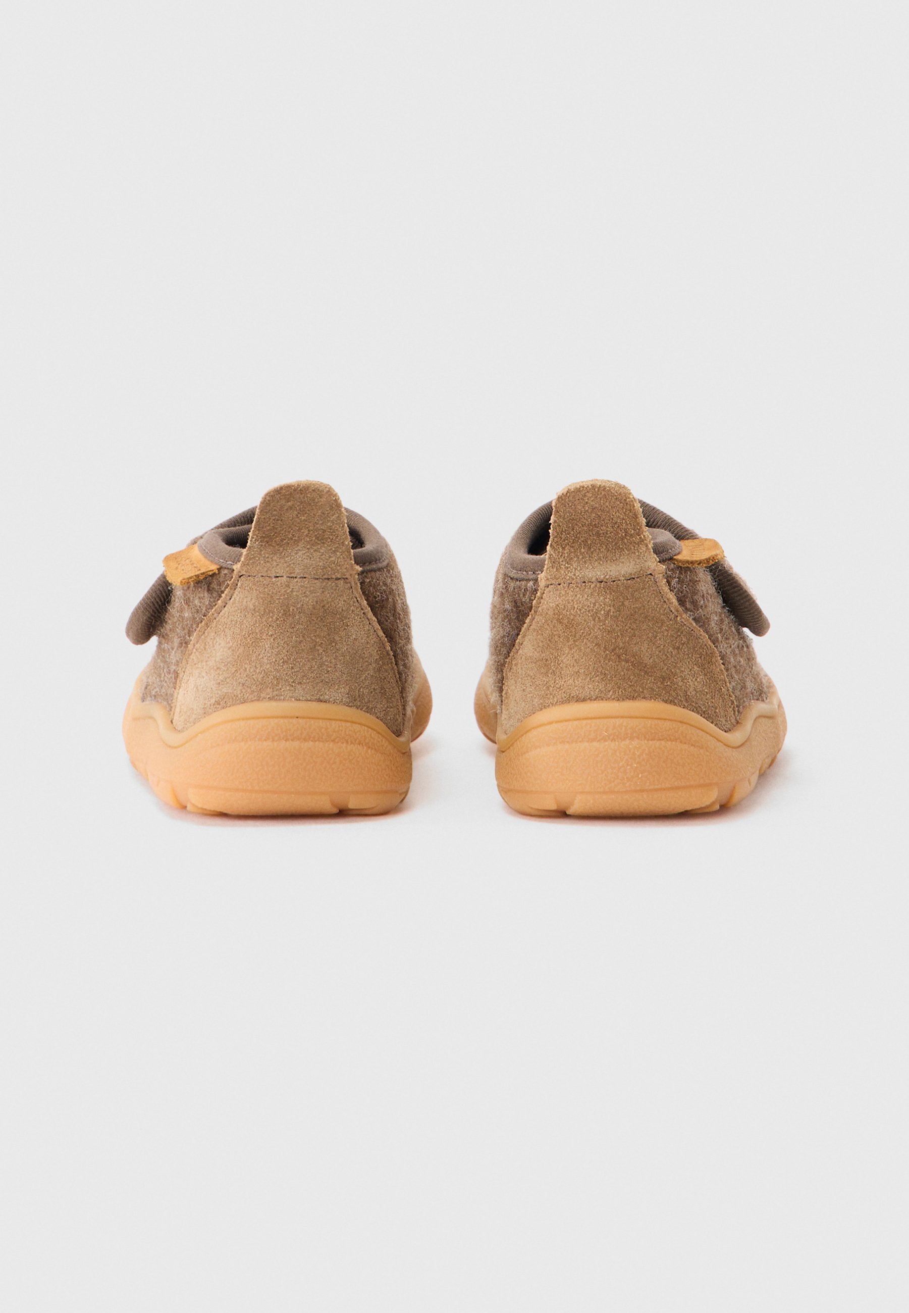 Pantofole Bisgaard MIFFY BAREFOOT BASIC UNISEX - marrone scuro