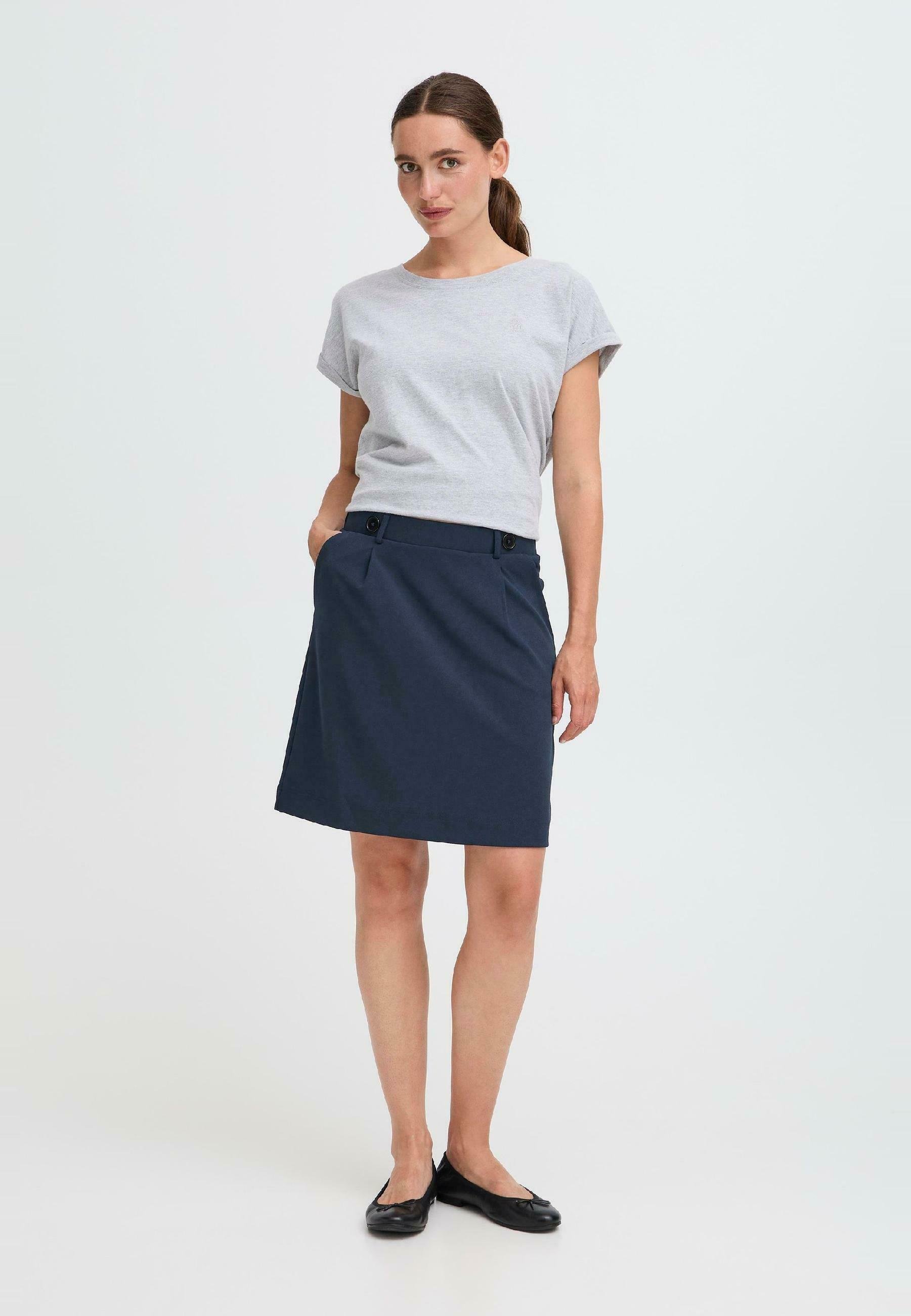 Oxmo OXTAYRA - A-lijn rok - marineblauwe blazer