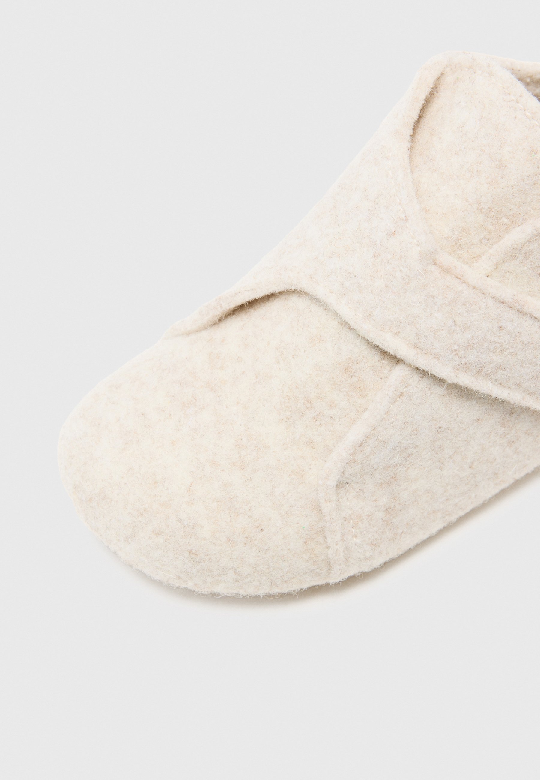 Shepherd BREMEN BAREFOOT UNISEX - Slippers - crème