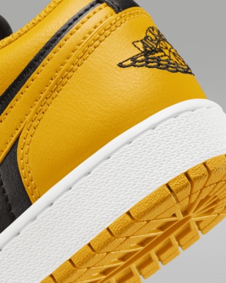 Air Jordan 1 Low Older Kids' Shoes
