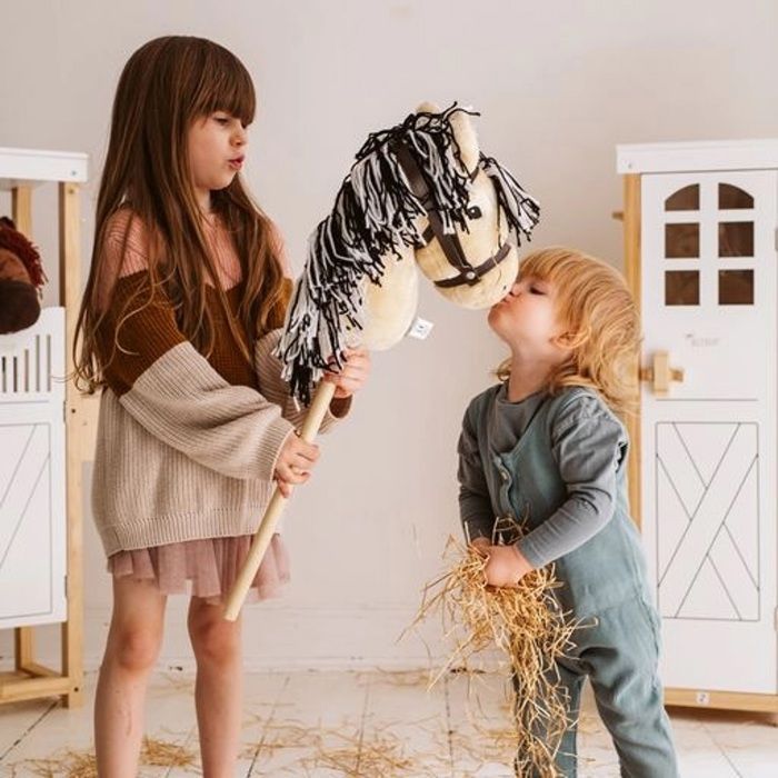 Caballo de palo - BYASTRUP - Cabeza de caballo rubia - Madera - A partir de 3 años - Para interiores