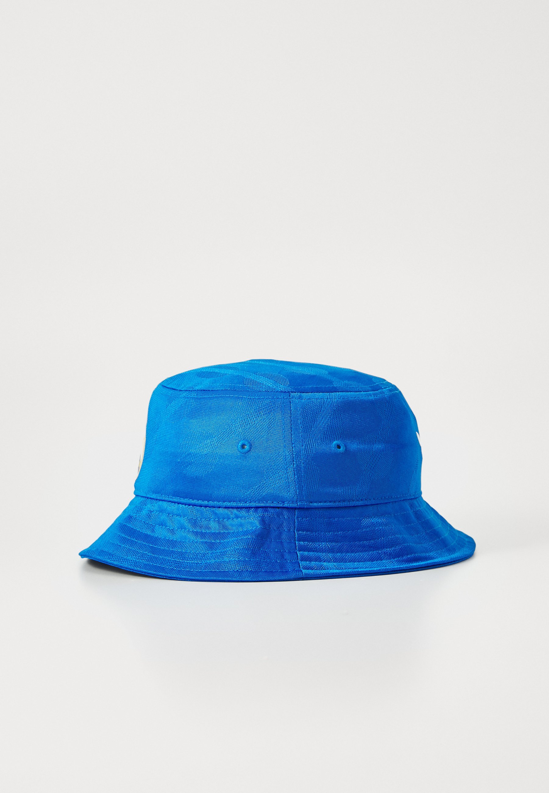 adidas Originals REAL MADRID BUCKET - Klubové oblečení - bluebird/white