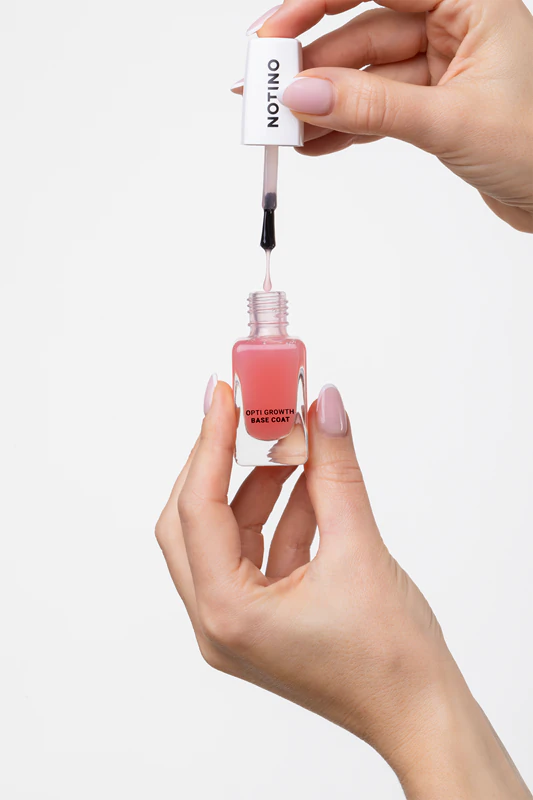 Notino Nail Care Opti Growth Base Coat vyživujúci lak na nechty, ktorý podporuje rast nechtov
