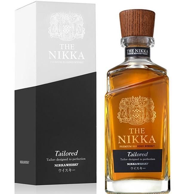 Nikka - Whisky mezclado a medida de Japón - 43,0% vol. - 70 cl con estuche