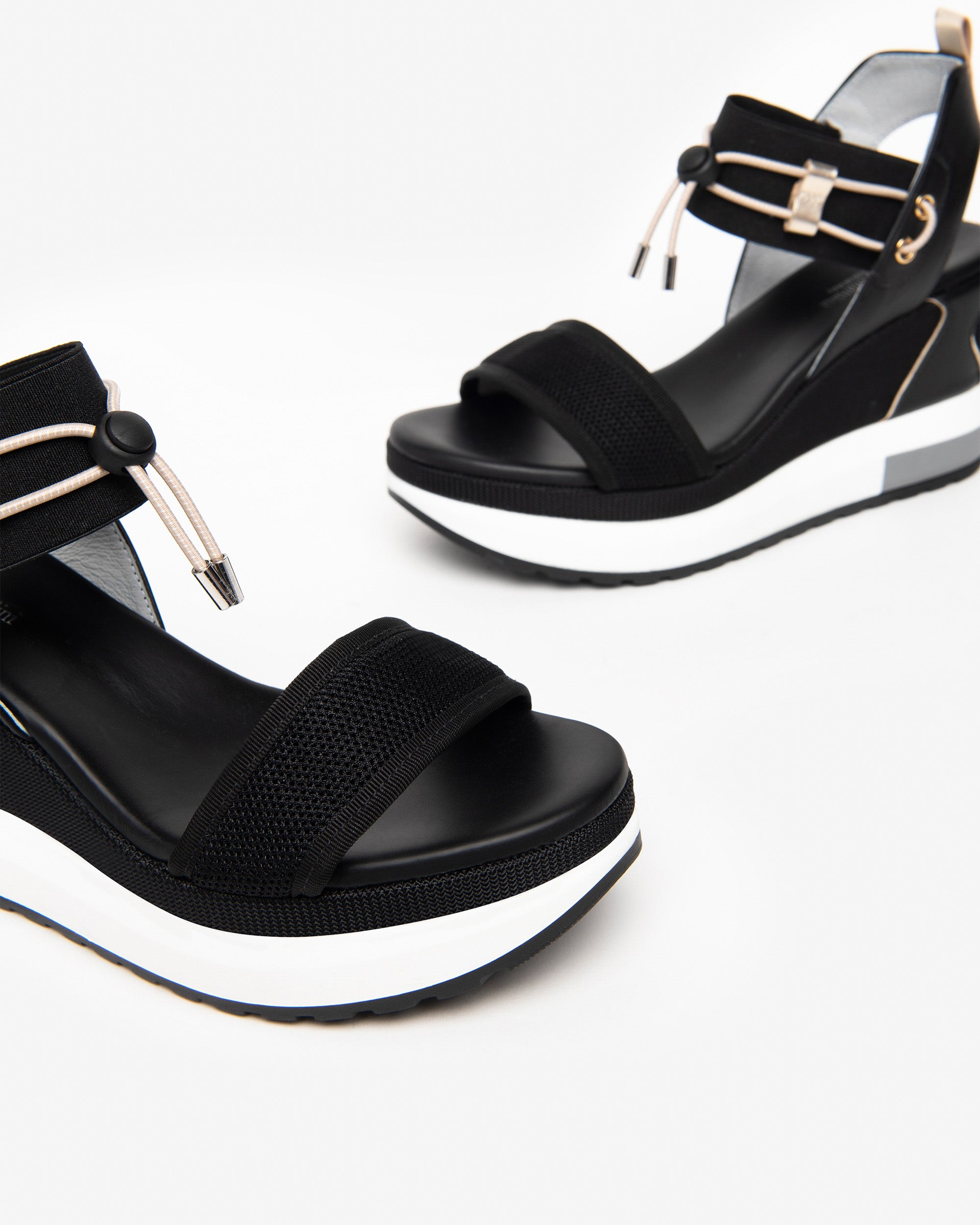  Damen-Sandalen aus Leder und Canvas