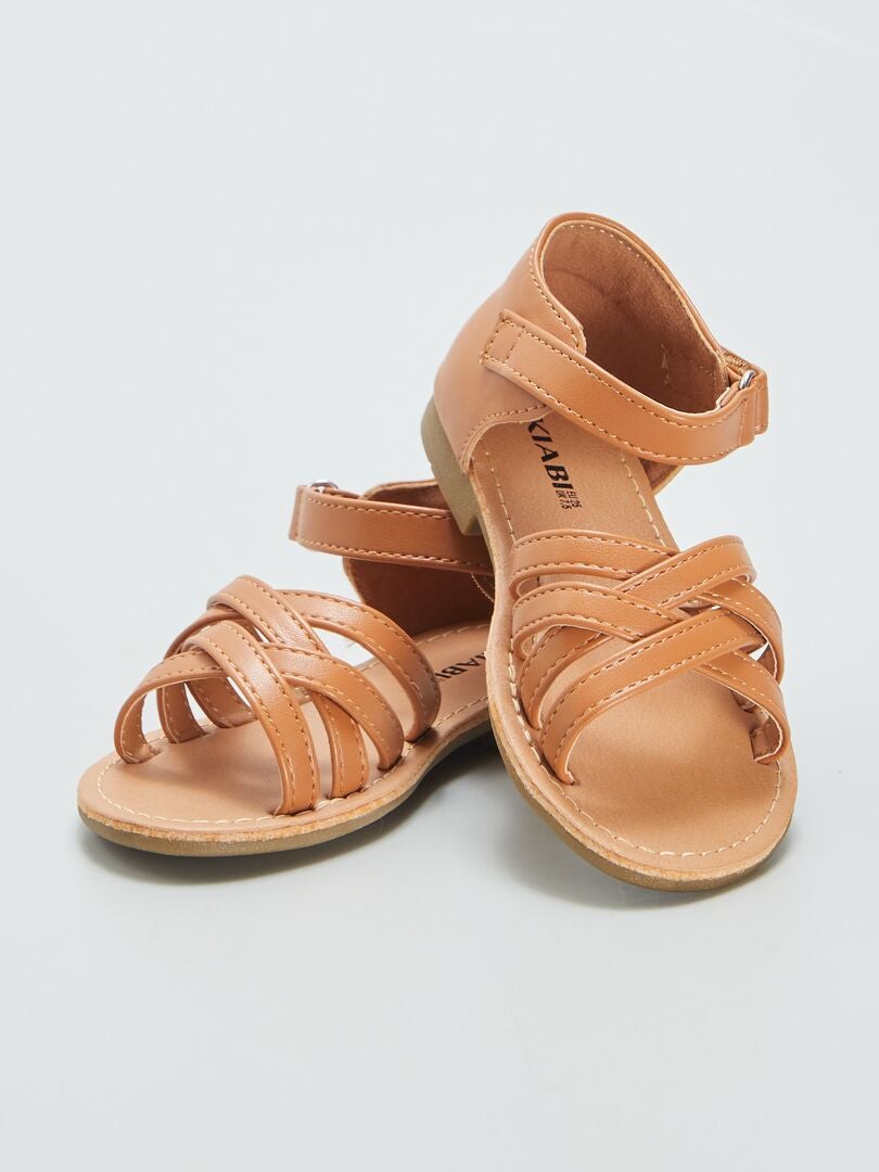 Sandalias con tiras cruzadas - MARRÓN