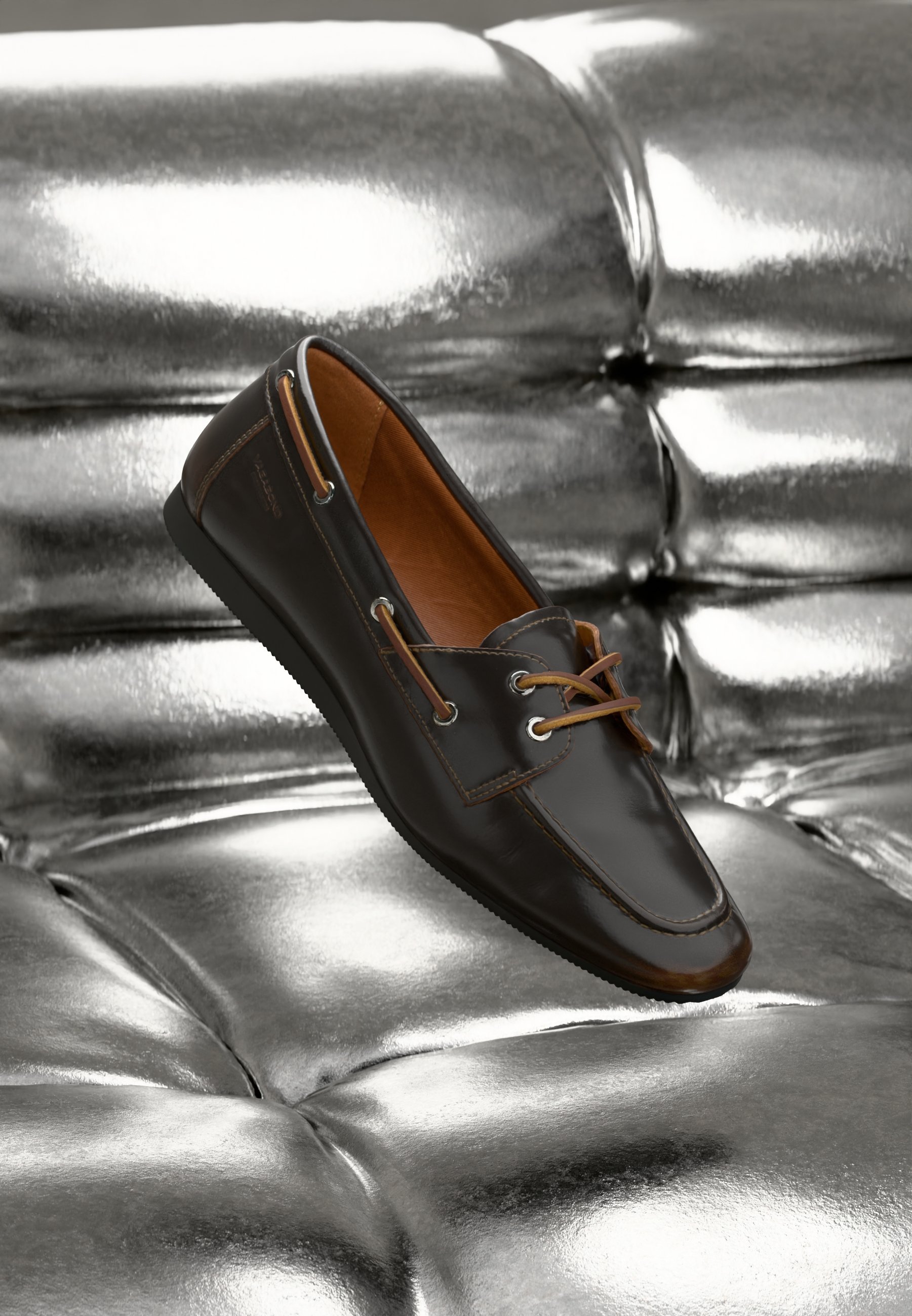 Vagabond HILLARY - Chaussures bateau - marron