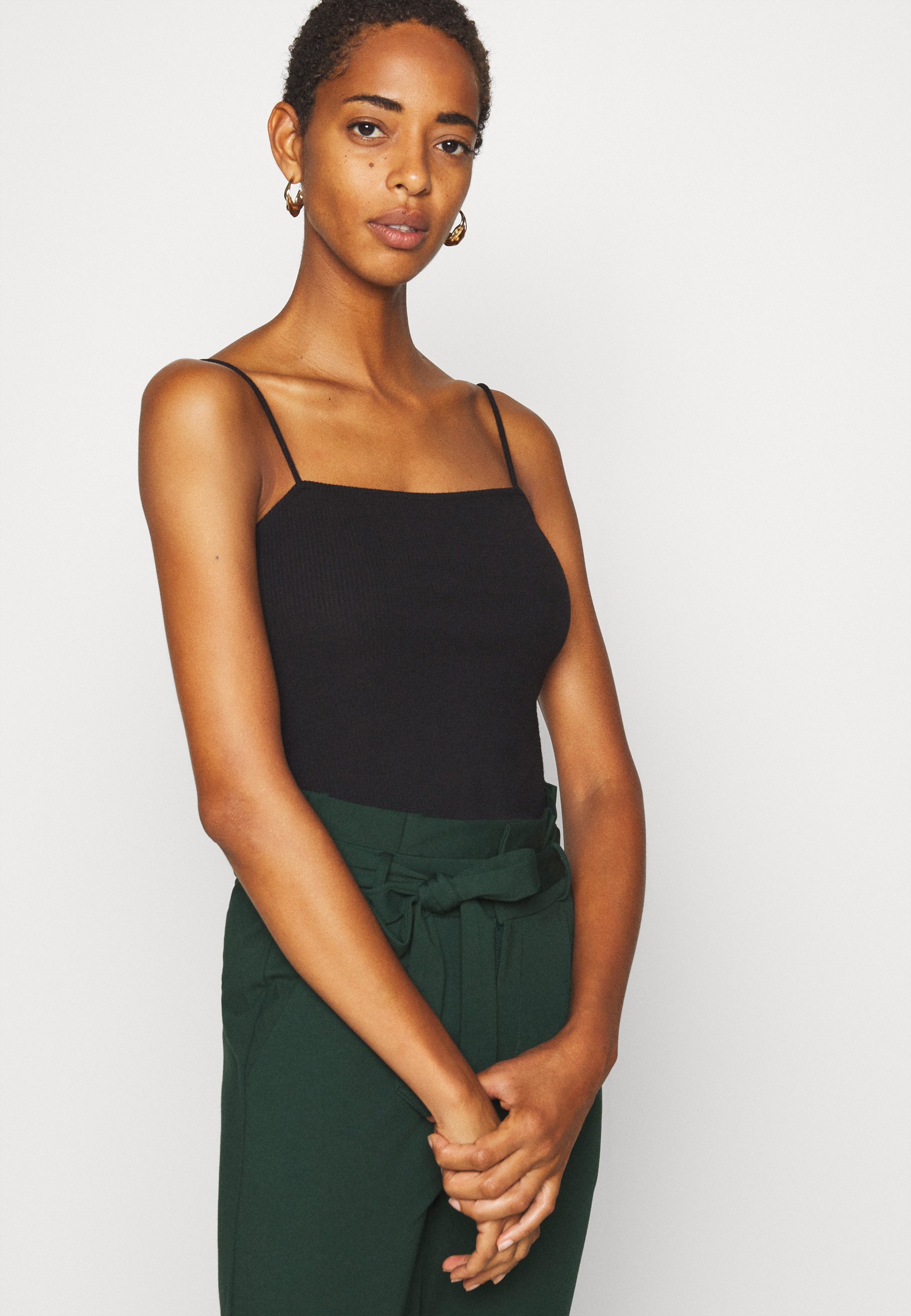 Vero Moda Tall VMEVA PAPERBAG - Hose - Kiefernwald