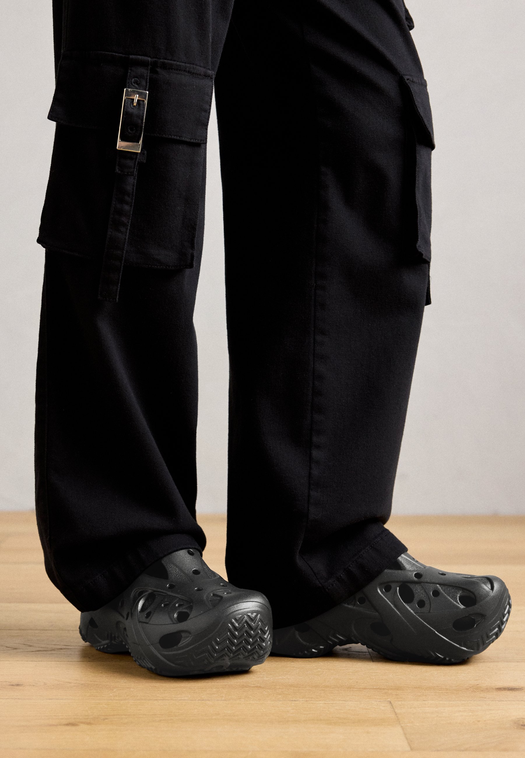 Crocs CAGED - Klompen - zwart