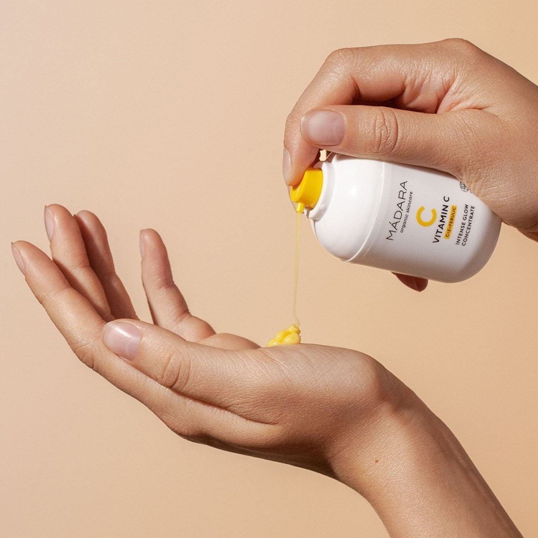 MÁDARA krema za obraz s koncentratom vitamina C za intenziven sijaj - 30 ml