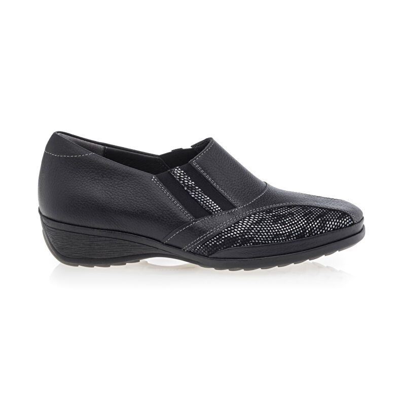 Zapatos cómodos para mujer, color negro.