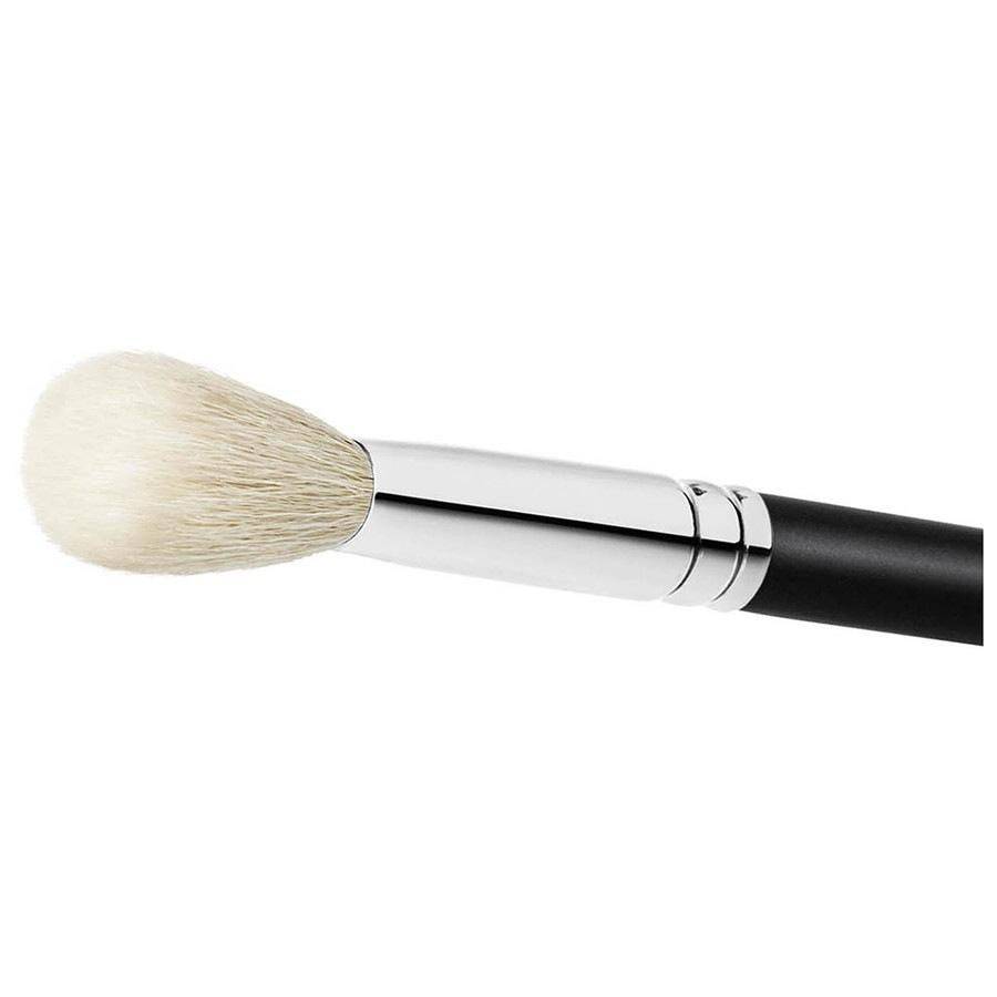 Štetec na lícenku MAC Blush Brush 168S Veľký šikmý kontúrovací štetec - 1 kus