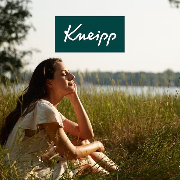 Kneipp Clean Beauty gel za prhanje z bio lotosovim cvetom in bio jojobo<br>200 ml - Suha koža
