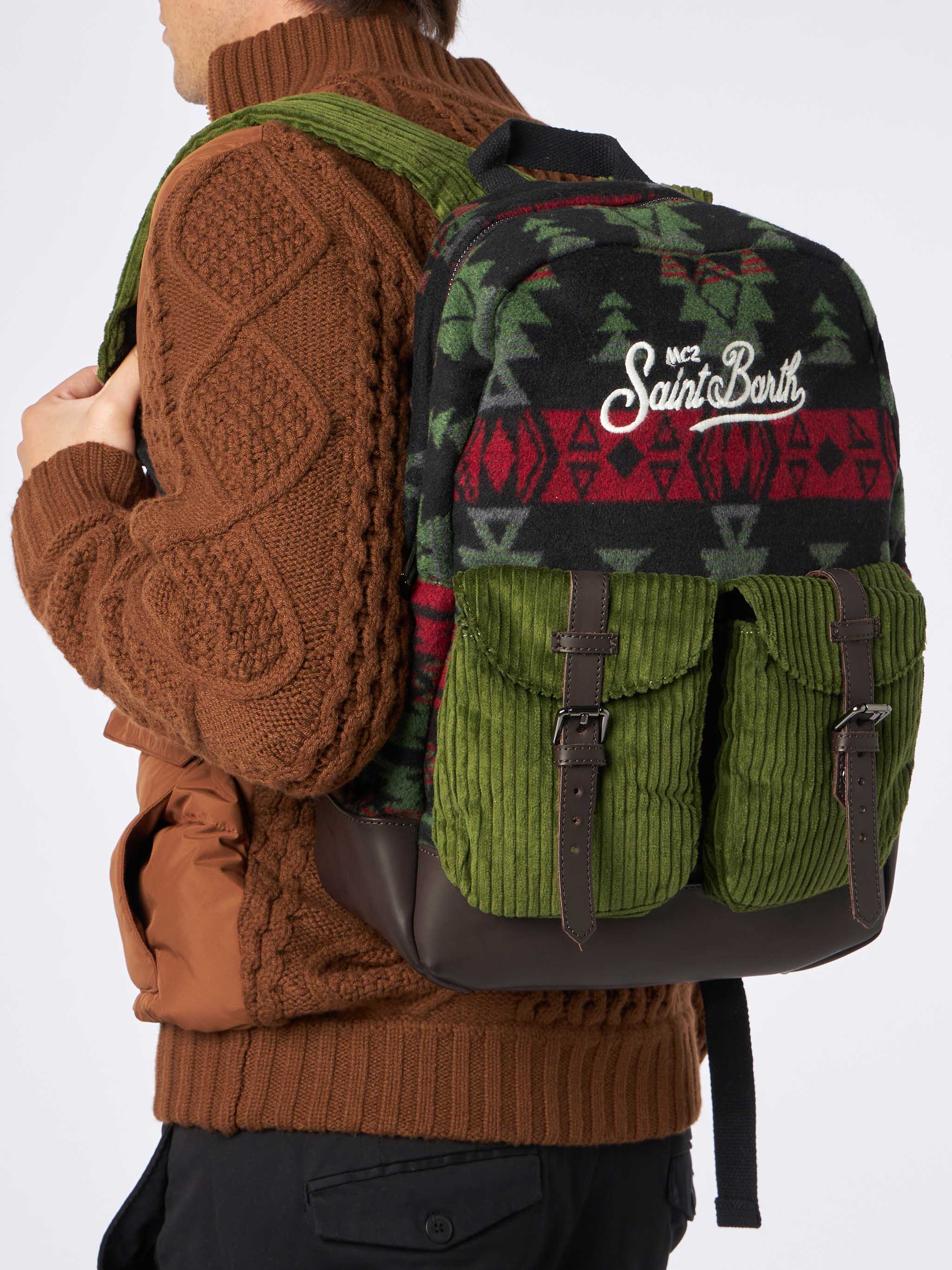 Rucksack mit Navajo-Muster