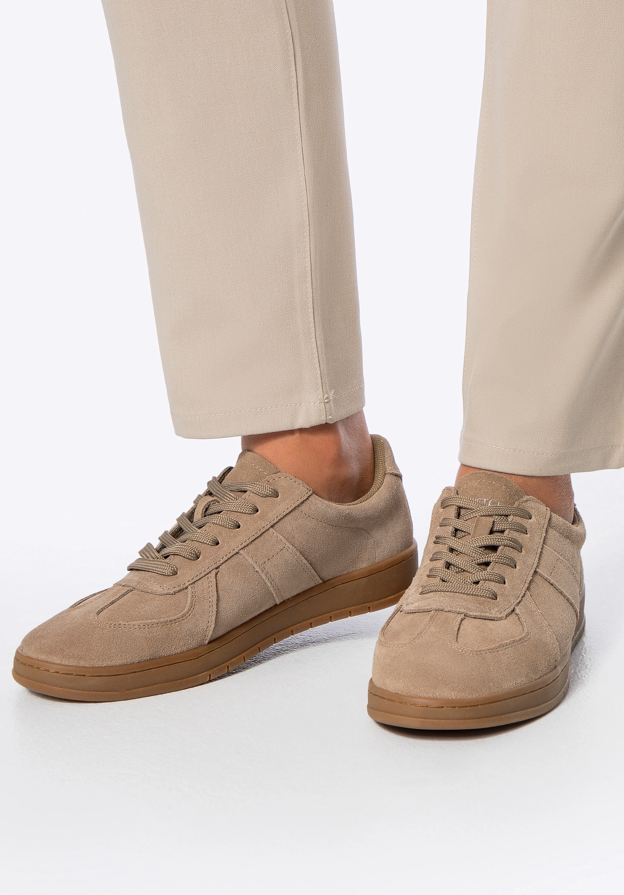 Sneakersy męskie ze skóry zamszowej ciemny beż