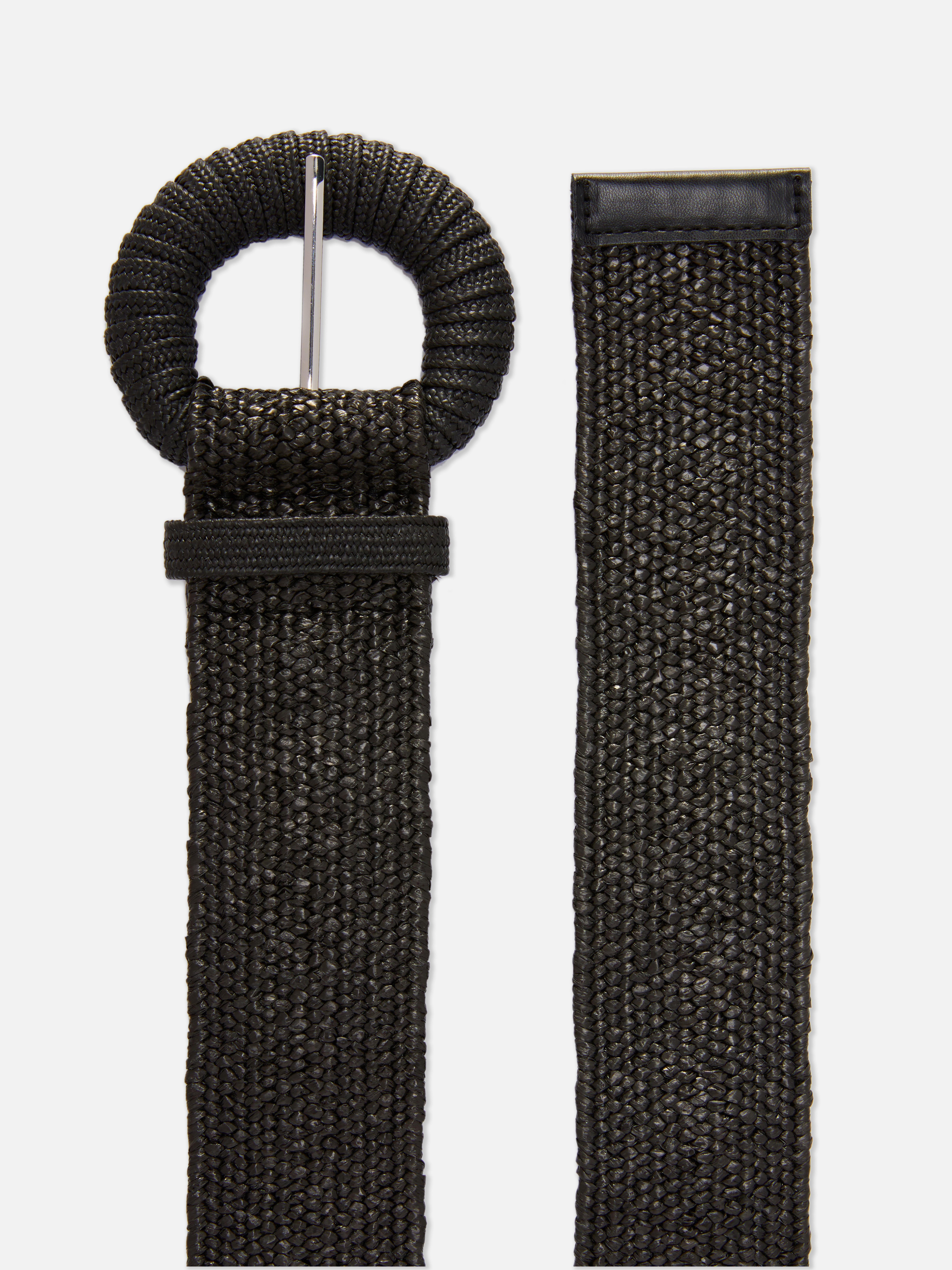 Curea țesută cu cataramă. Adeptă a stilului boho? Atunci această curea rustică este accesoriul potrivit pentru tine.