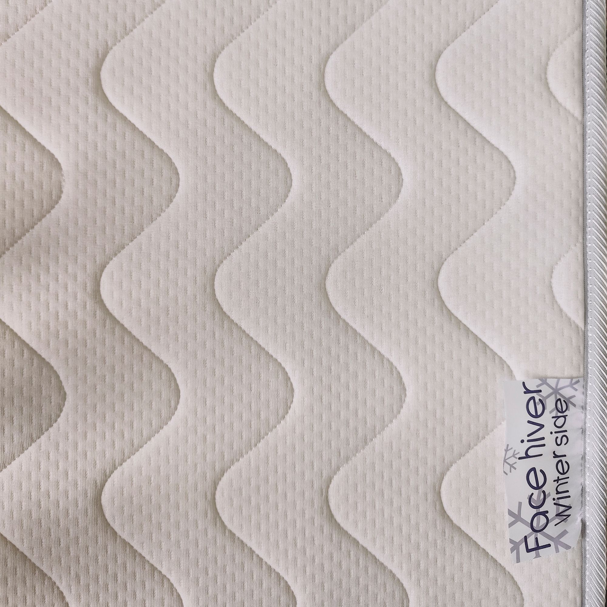 Matelas bébé climatisé - 70 x 140 cm - Epaisseur 11 cm - Avec Drap housse et Alèse - TINEO