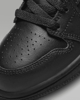 Jordan 1 Mid Younger Kids' Shoe