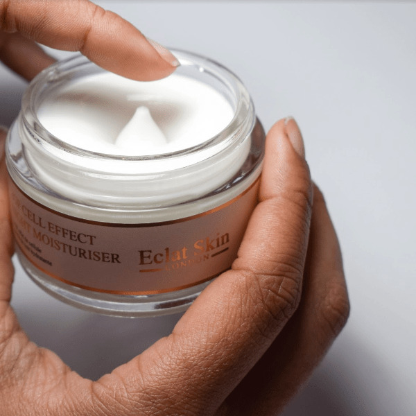 Crema hidratante de noche con efecto celular EGF de Eclat Skin London, 50 ml.