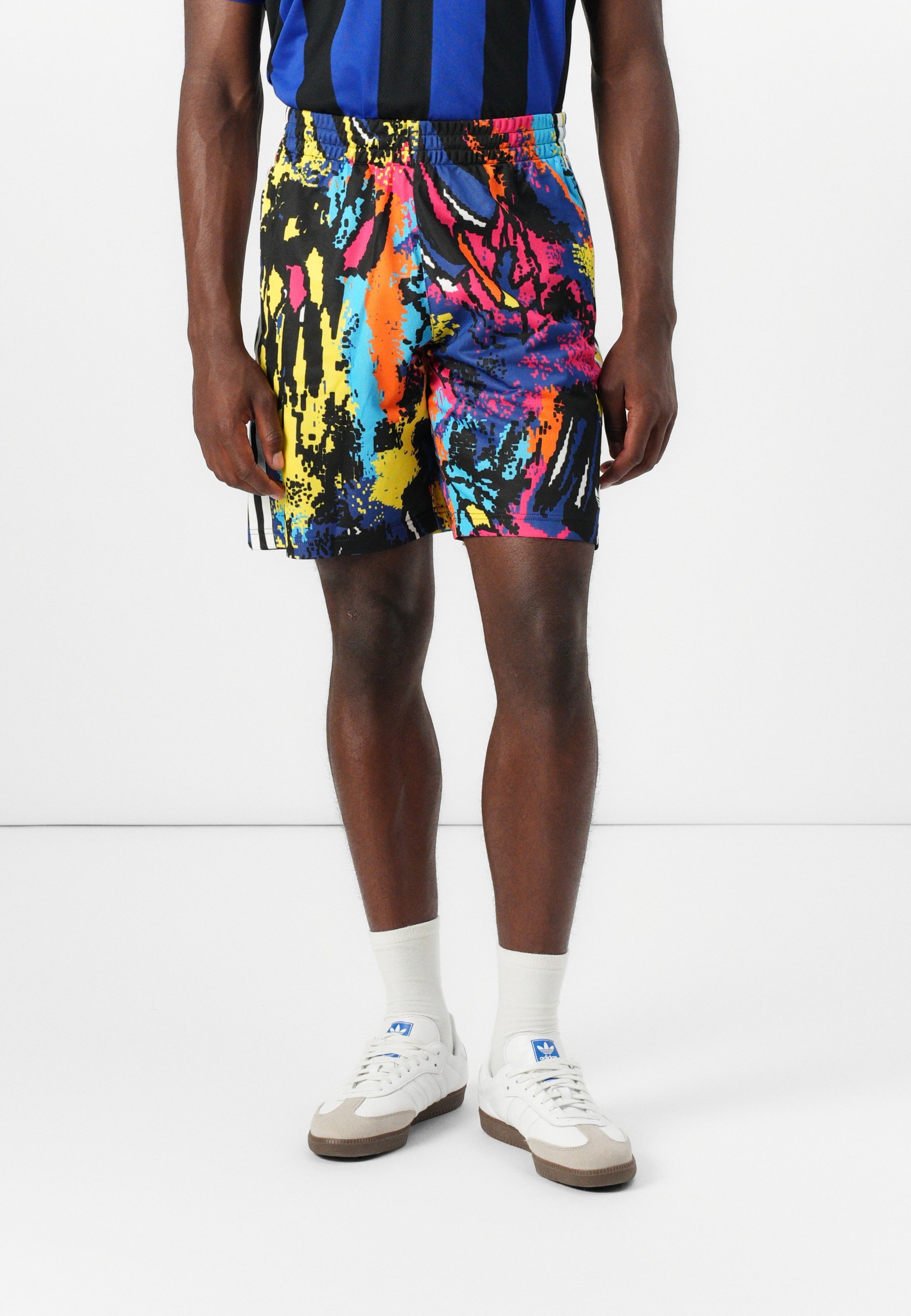 Ležérne šortky adidas Originals